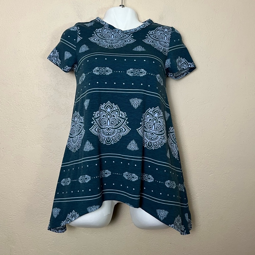 5/$25 LulaRoe women short sleeve blue floral tunic blouse size XXS‎